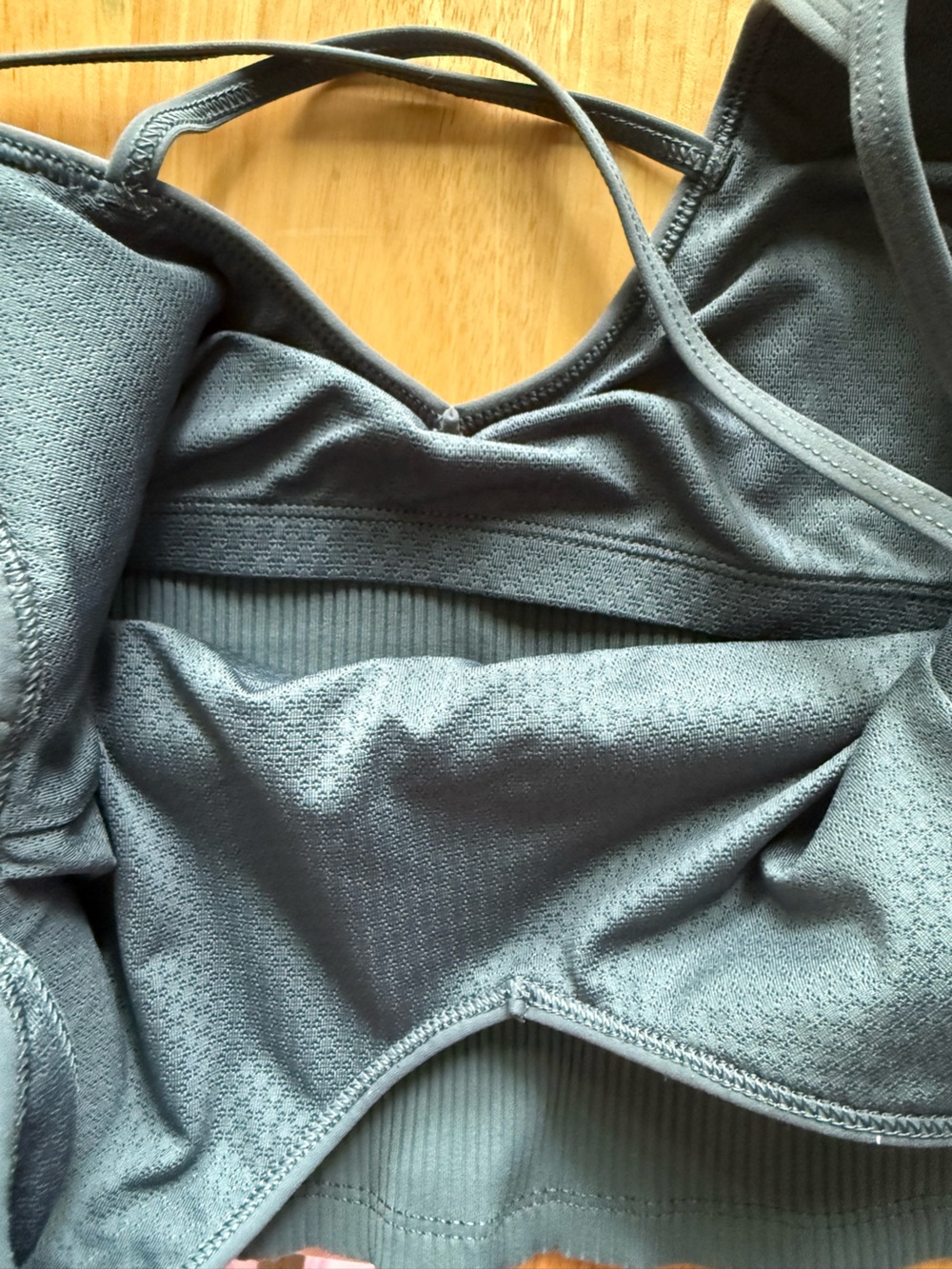 Like new Vuori Ribbed Blue Strappy Tank Top size M with lined bra - Picture 6 of 6